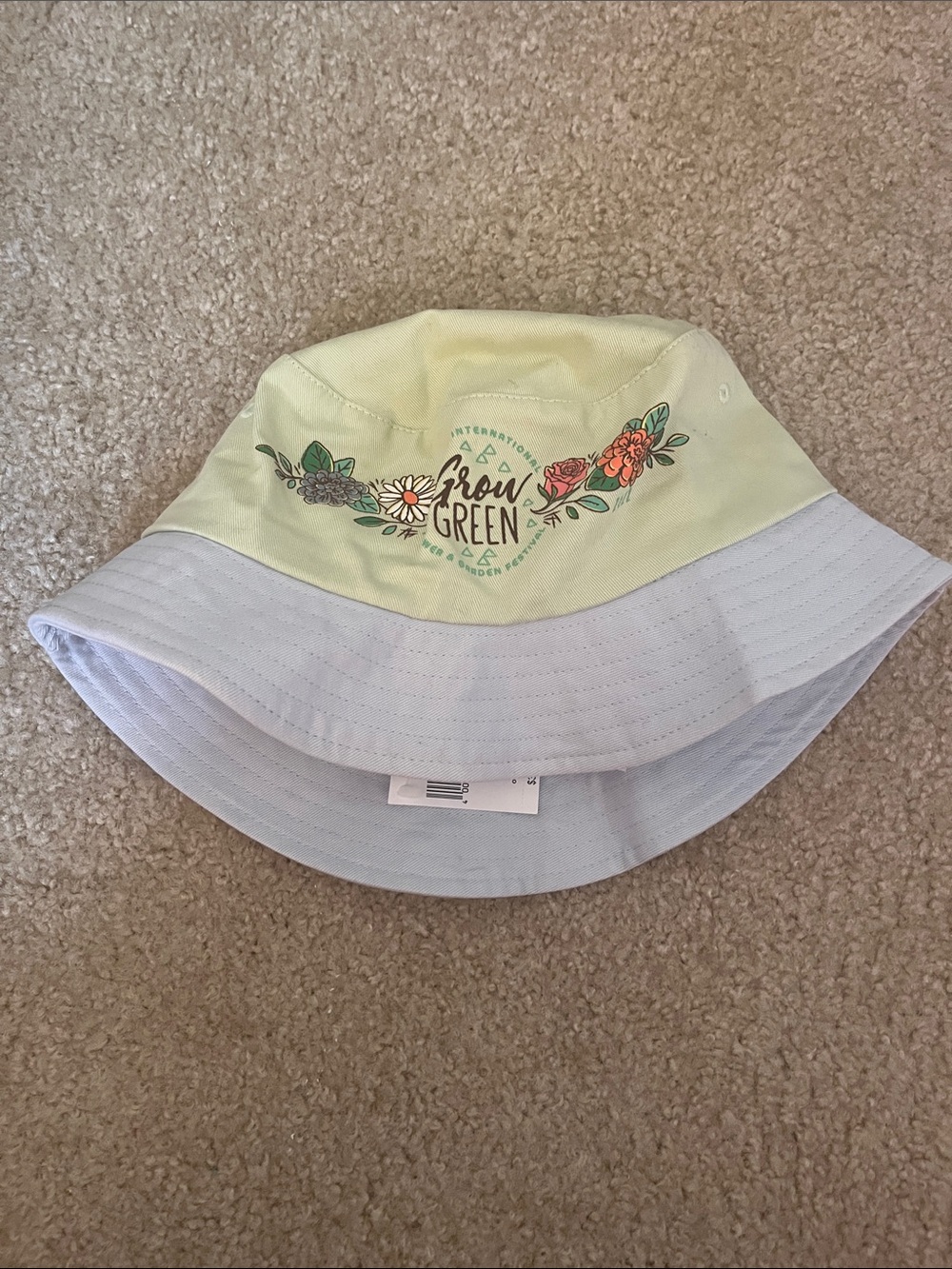 Disney flower and garden bucket hat NWT